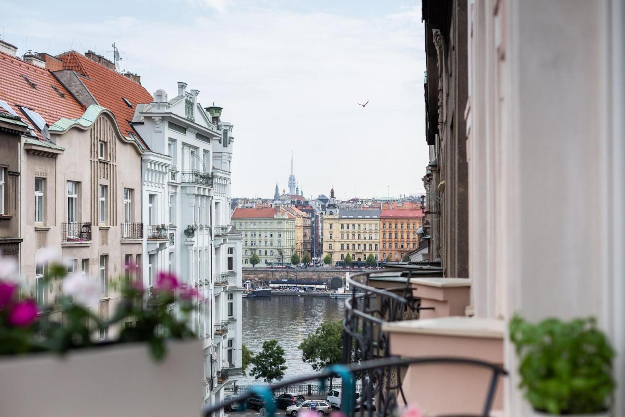 Prague Days - Sunny Riverside Apartments With Terraces Ngoại thất bức ảnh