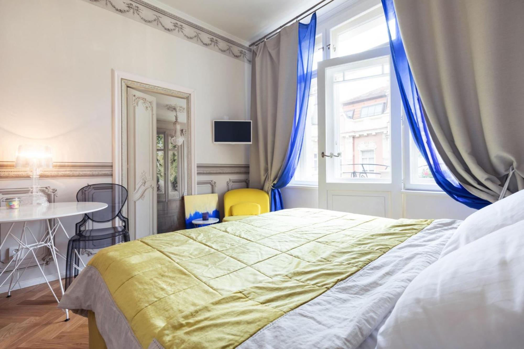 Prague Days - Sunny Riverside Apartments With Terraces Ngoại thất bức ảnh